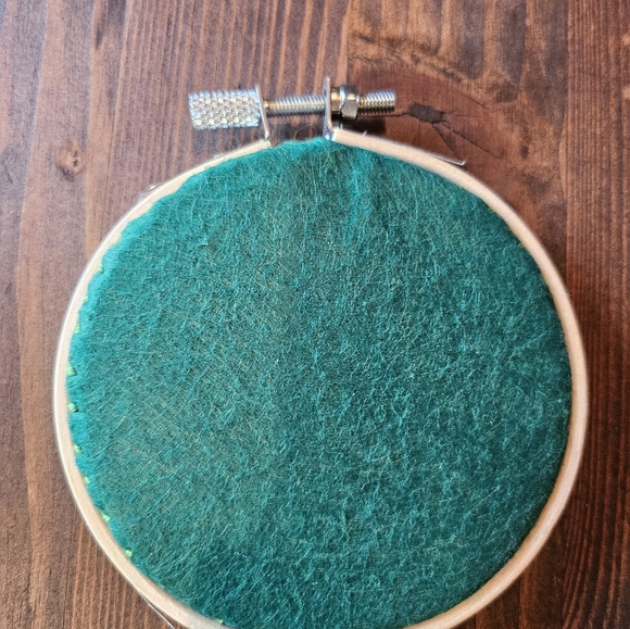 Cross stitch snake & stars with aquarelle paint, handcrafted with wood frame … - Picture 3 of 3